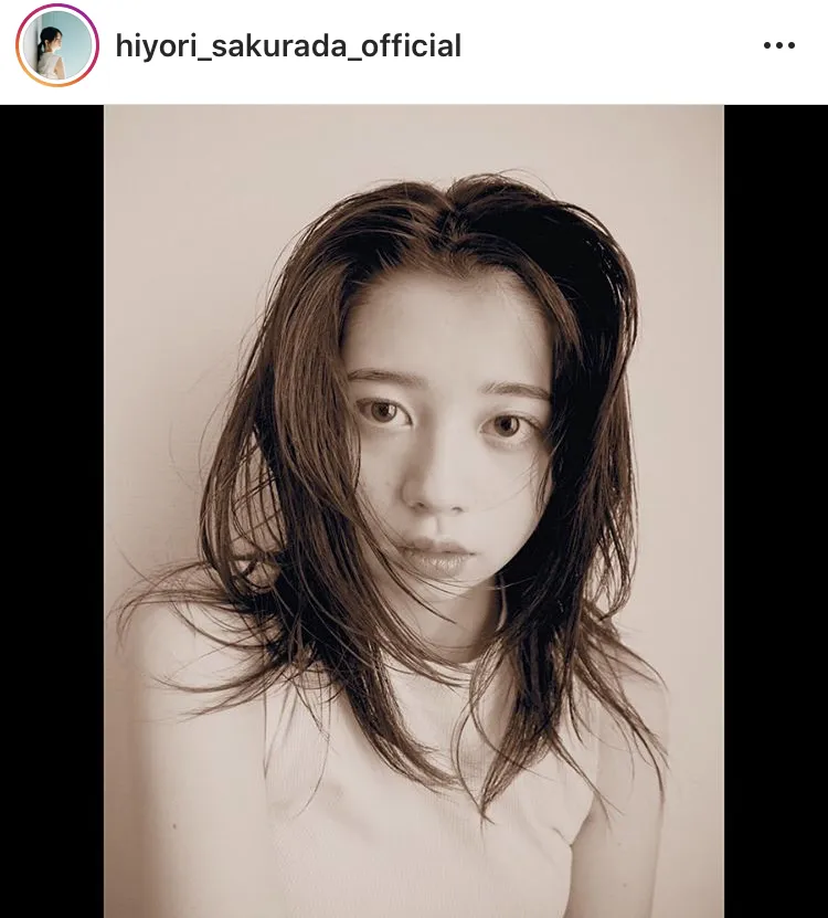 ※桜田ひより公式Instagram(hiyori_sakurada_official)のスクリーンショット