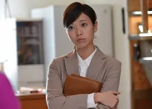 <鍵のかかった部屋SP 特別編集版>姿を消していた大野智“榎本”が偶然再会した戸田恵梨香“純子”と美術館を訪れる