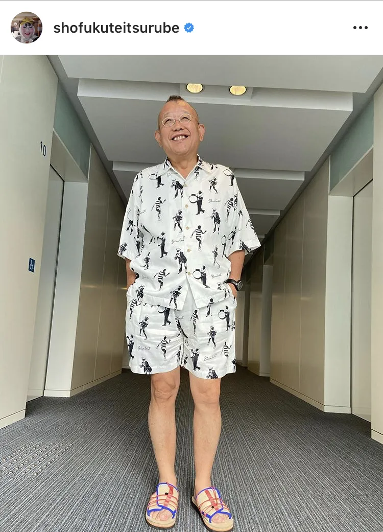 【写真を見る】笑福亭鶴瓶の“オシャレで涼しげな夏の私服SHOT”が話題に！