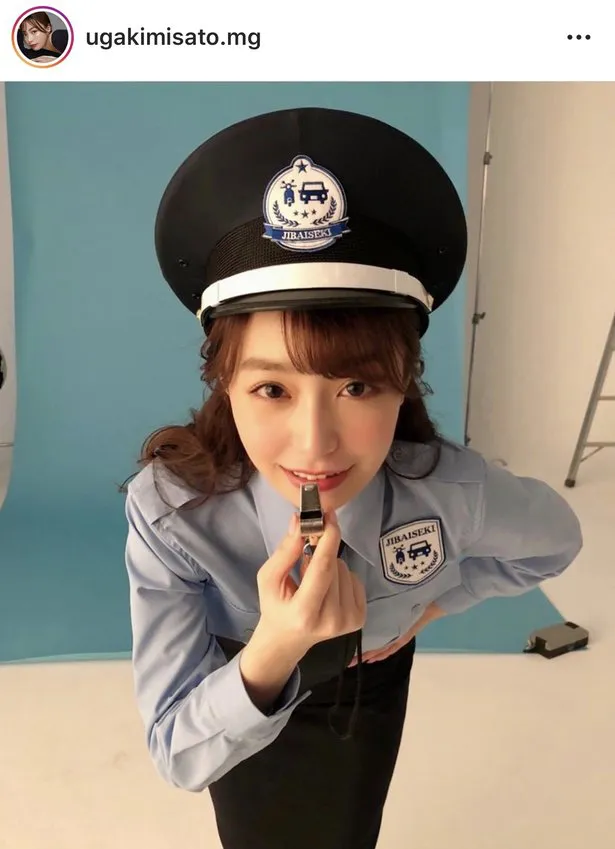 【写真を見る】宇垣美里、キュートな“警官風コスプレ”に「逮捕されたい!!」の声