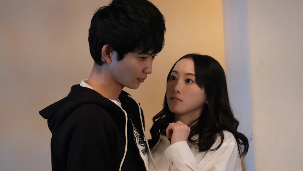 「30禁　それは30歳未満お断りの恋。」に出演する松井玲奈、鈴木仁