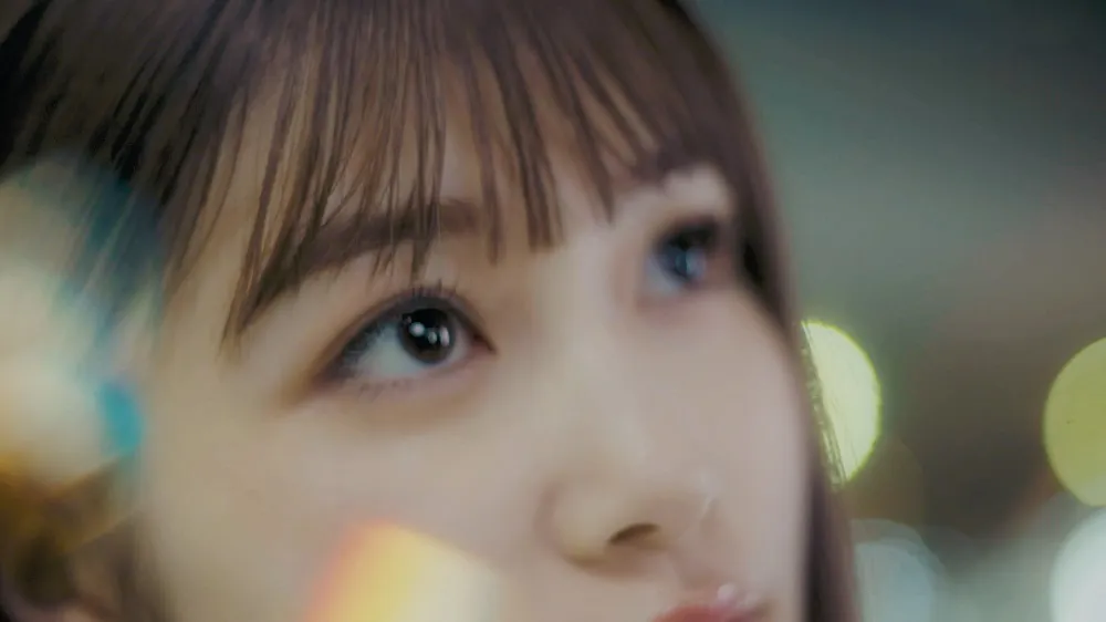 SOLIDEMOの手島章斗のソロ第一弾シングルのミュージックビデオに出演した“めるる”こと生見愛瑠