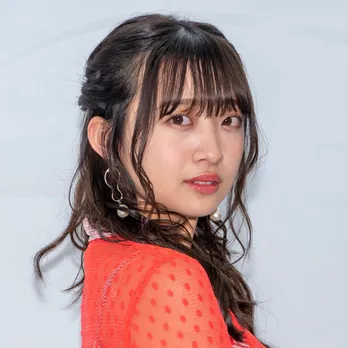 スパガ渡邉幸愛、キュートなカフェ店員姿にファン歓喜「マジ天使」「ベレー帽似合うね」