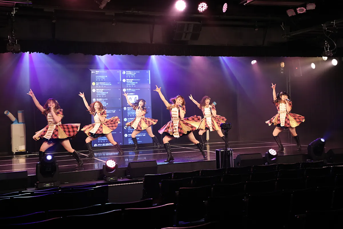 SKE48 チームSが劇場で「重 ね た 足 跡」公演を上演