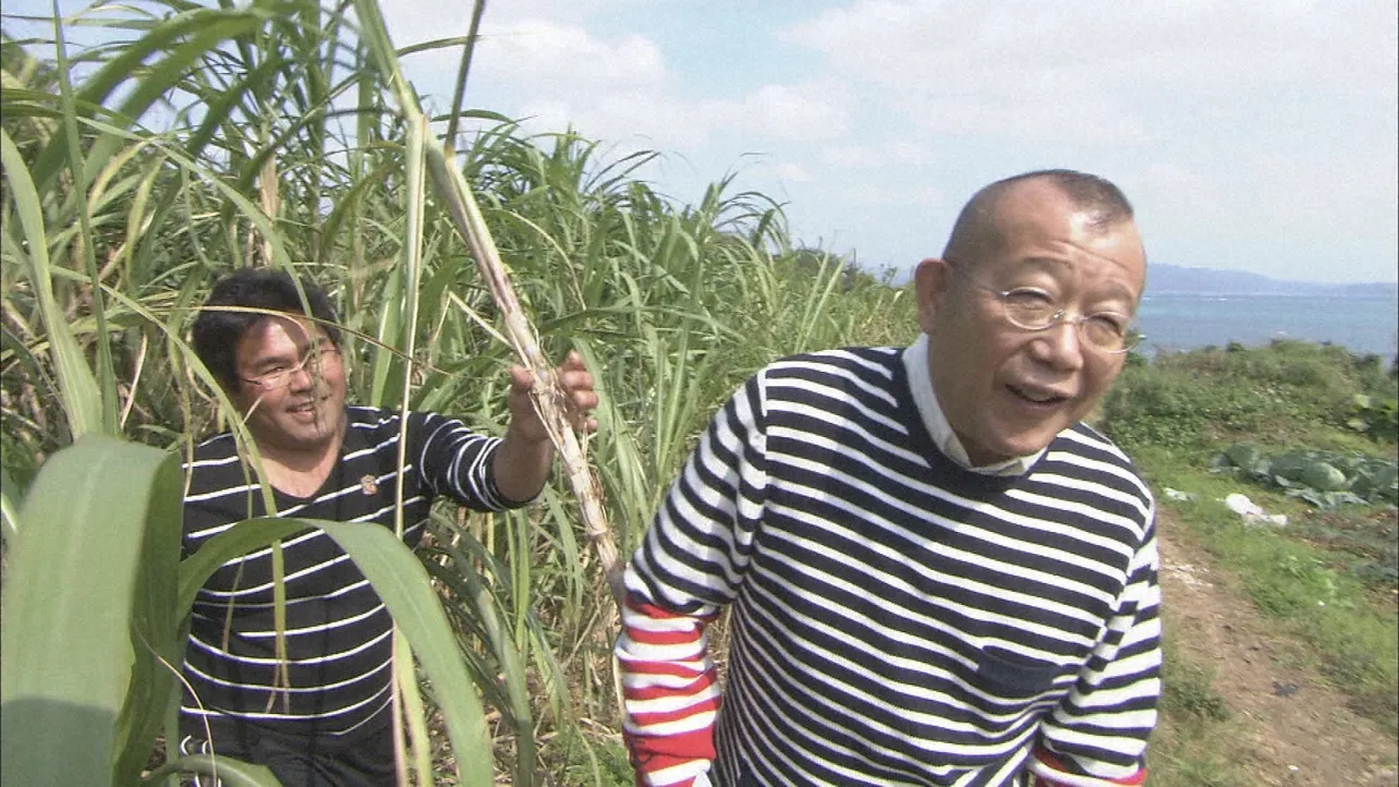 【写真を見る】鶴瓶と村人たちとの出会いにほっこり！