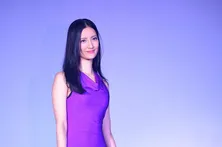 菜々緒、瞳の色が“青色”!? 人間離れした美しさの“fake”動画が40万回再生突破