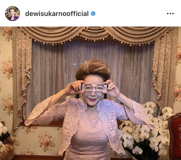 ※デヴィ夫人公式Instagram(dewisukarnoofficial)のスクリーンショット