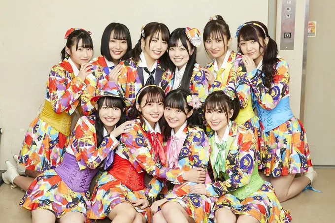 【写真を見る】結成10周年を迎えたアイドルグループのSUPER☆GiRLS