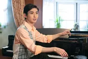 “ミュージックティーチャー”御手洗を演じる古川雄大 (C)NHK