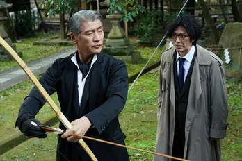 ＜探偵・由利麟太郎＞田辺誠一が吉川晃司と緊急タッグ！「ちょっと色っぽくて謎の多い事件に立ち向かう二人をお楽しみに」