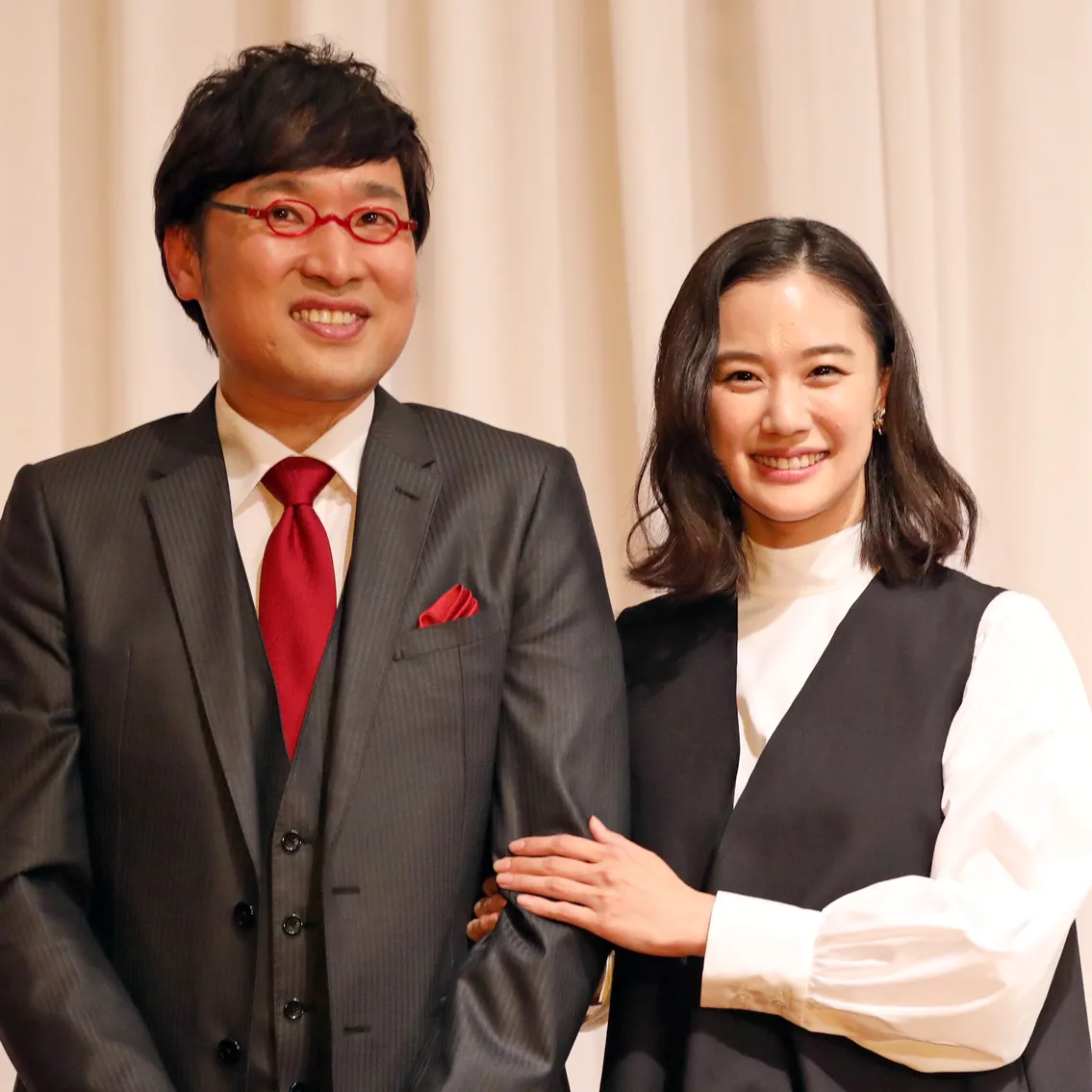 山里亮太・蒼井優夫妻