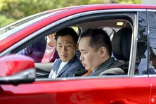 ミルクボーイ、“結成の日”にゴールデン番組スタート！世界初の自動運転に「見て見て見て！」と興奮＜これって私だけ？＞