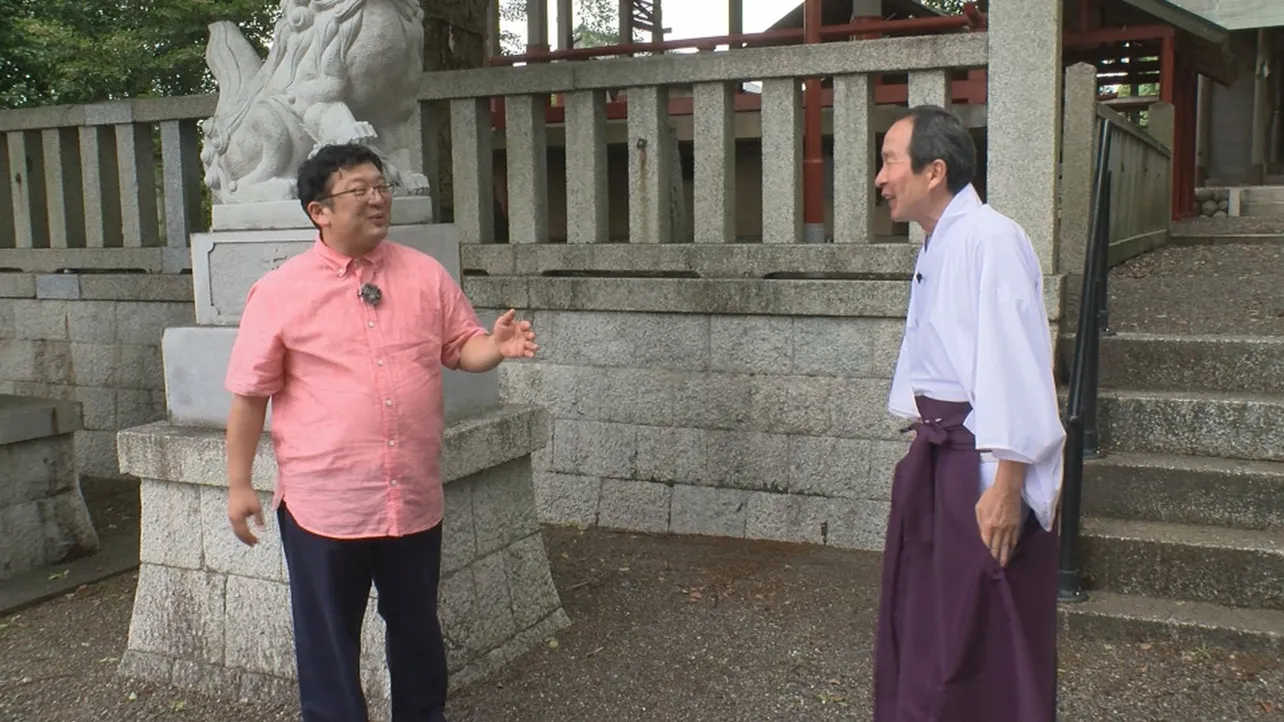 猪名部神社で話を聞くチャンカワイ