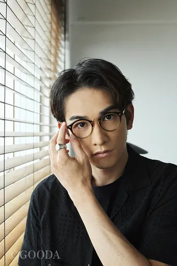 町田啓太“オールホワイト”コーデ披露! ドラマ『ギルティ』にもコメント「怒涛の展開に…」
