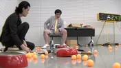 霜降り明星、SNSで話題の「ピンポン玉バウンドチャレンジ」に挑戦! 記録が伸びず“一触即発”
