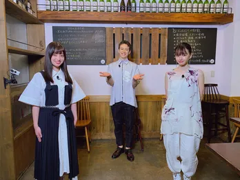 橋本環奈と山本舞香がグルメ旅に登場!仲良しだからこそ知るお互いの素顔を明かす