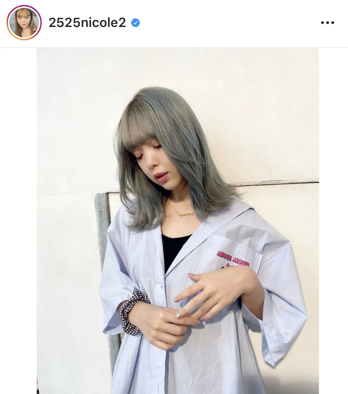 【写真を見る】藤田ニコル、ブルー系の新ヘアカラーお披露目！マネしたいファン続出