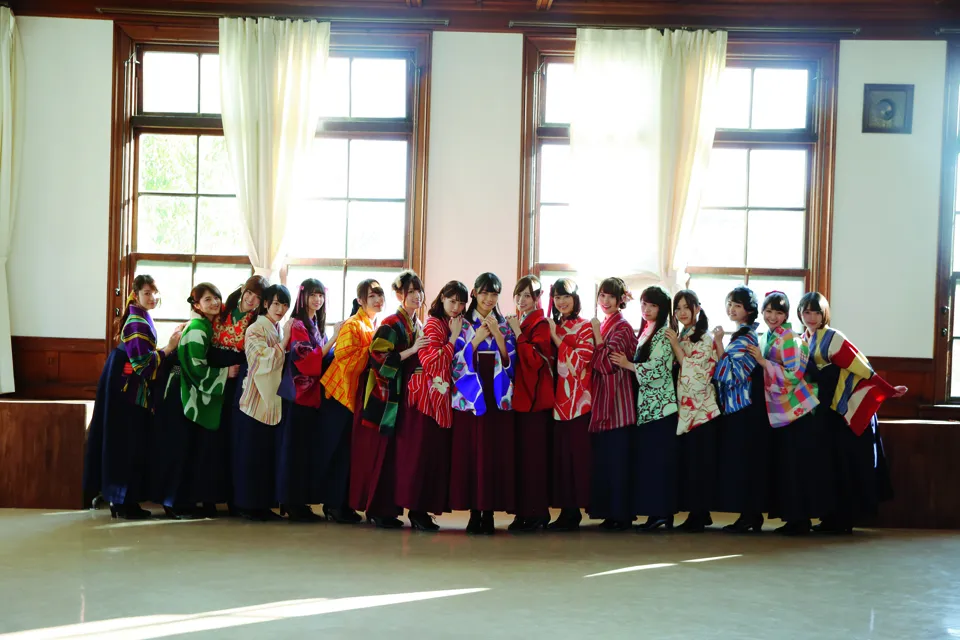 【写真を見る】深川麻衣の卒業シングルで、センター曲の「ハルジオンが咲く頃」MVも！