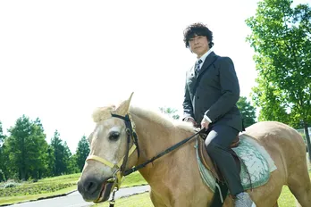 上川隆也、約10年ぶりに乗馬シーンに挑戦＜遺留捜査SP＞