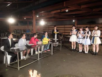 霜降り明星・粗品がデレデレ「みんなかわいい」、アイドルグループ“Marble-Maple”が登場!