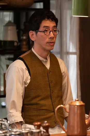 喫茶「バンブー」の店主・保が副音声に登場!演じる野間口徹『当時を懐かしく思い出しながら』<エール>