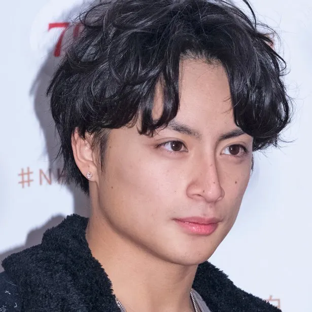 白濱亜嵐が27歳の誕生日に公式Instagramを更新