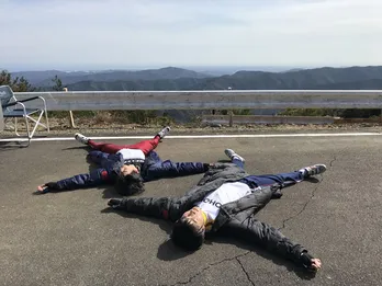 永瀬廉、伊藤健太郎が山頂でバトル！ メーキングとオフショット解禁!!＜弱虫ペダル＞