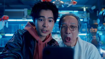 成田凌&小日向文世がTikTokで中身が入れ替わる! 新CMメーキング&インタビュー動画が解禁