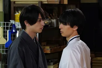横浜流星“椿”と高杉真宙“城島”、男同士が火花を散らす!第2話シーン写真解禁<私たちはどうかしている>