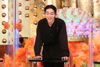 菅田将暉の個性的なファッションに榮倉奈々も仰天「裸じゃん…」