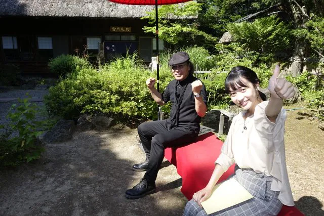 吉田類と日下アナが庭でシメの一句を詠む