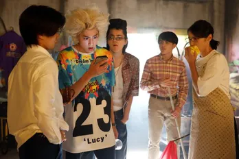 ＜真夏の少年＞第4話の先行カットが到着！奈津子(水野美紀)が秘密基地で掃除や洗濯をいそしむ“みんなの毒母”に