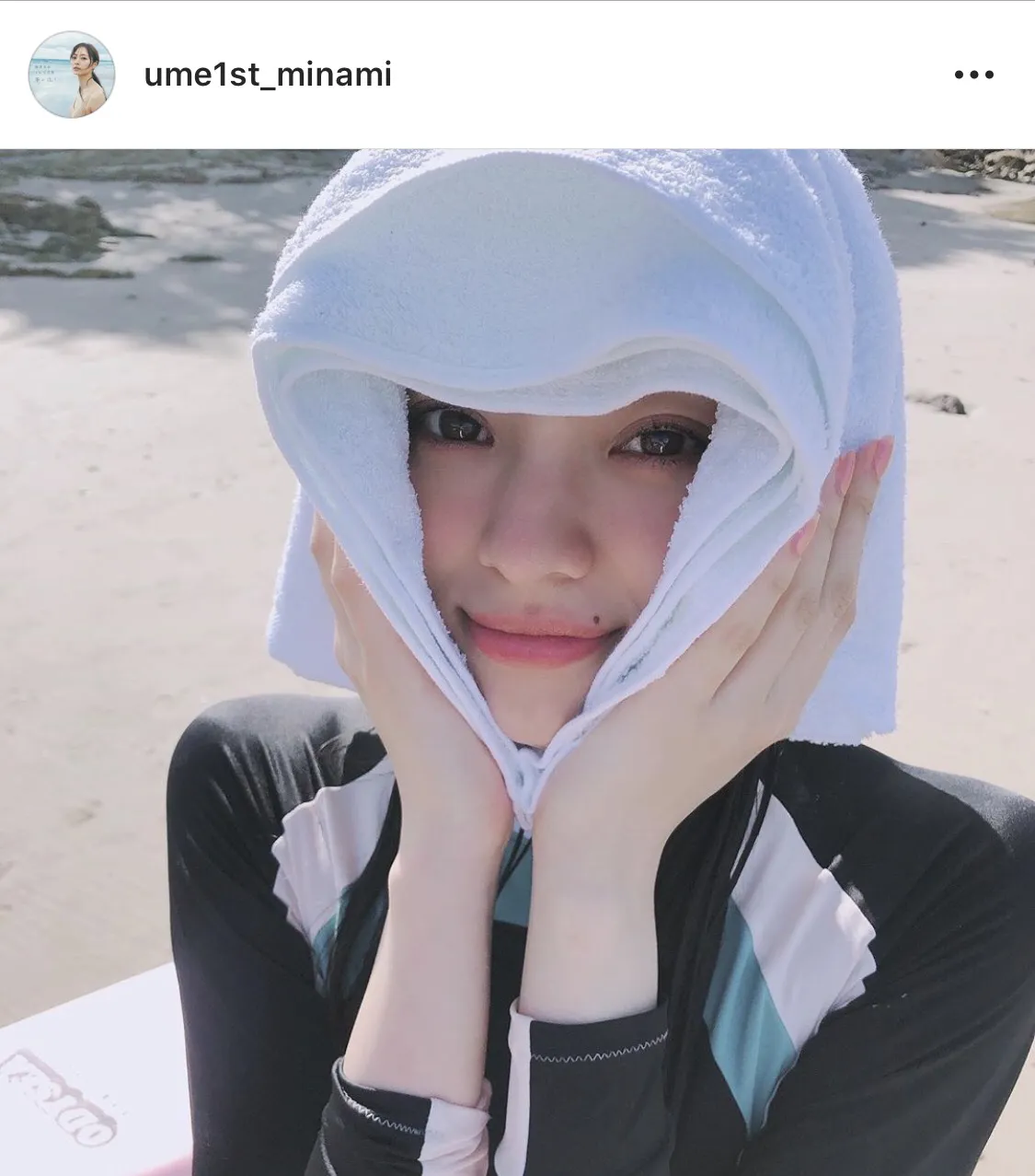 【写真を見る】梅澤美波、タオルにすっぽり…海上がりのベビーフェイスSHOT