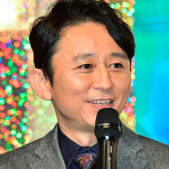 有吉弘行の衝撃のコスチューム写真が番組で公開 共演者や視聴者からは称賛の声が