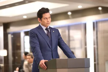 織田裕二“甲斐”は敵側に回った中島裕翔“大輔”と直接対決することに<SUITS/スーツ2>