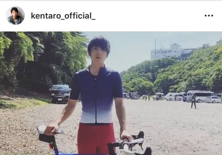 伊藤健太郎が、映画「弱虫ペダル」撮影終了後のオフショット動画を公開