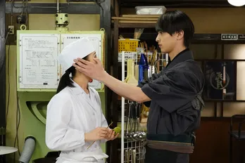 浜辺美波“七桜”と横浜流星“椿”が急接近! 高杉真宙“城島”との三角関係も<私たちはどうかしている>