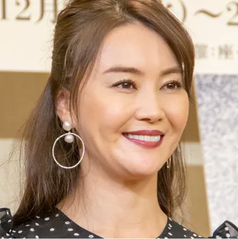 観月ありさ、「怖い…けど綺麗」な着物SHOTに反響「お手柔らかに!」「女将の迫力!」