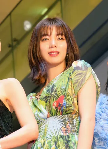 池田エライザ、ギター弾き語りで「時代」 『世界観がすごい』と反響 <FNS歌謡祭>