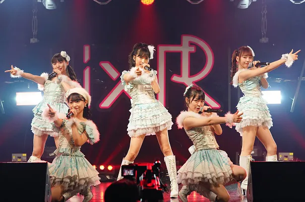 AKB48のユニット・IxR(アイル)のオンラインライブ「IxR Reality Reality Smile」が開催された