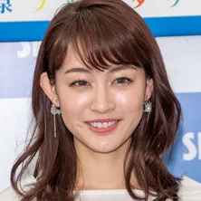 新井恵理那、かわいすぎる!オーバーオール姿に反響「似合う~」「マリオみたい」