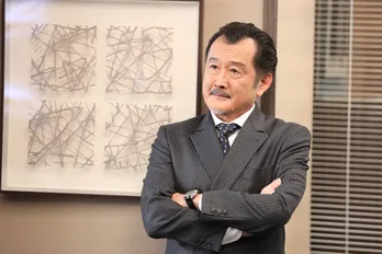 「幸村・上杉法律事務所」のトップを決める投票日が迫る中、吉田鋼太郎“上杉”が動き出す<SUITS/スーツ2>