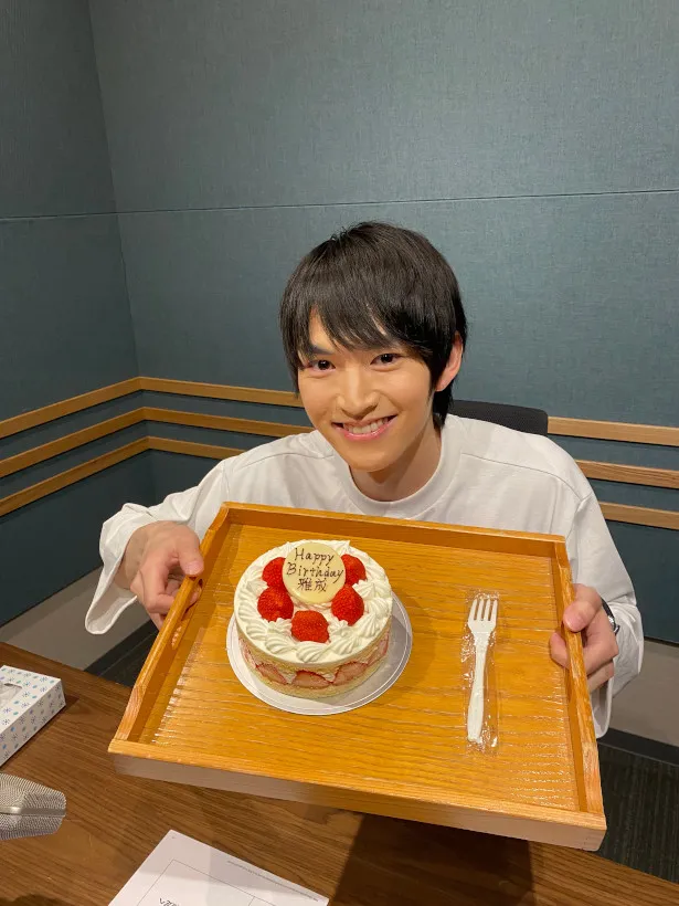 和田雅成、誕生日の生配信中に送られたバースデイケーキ