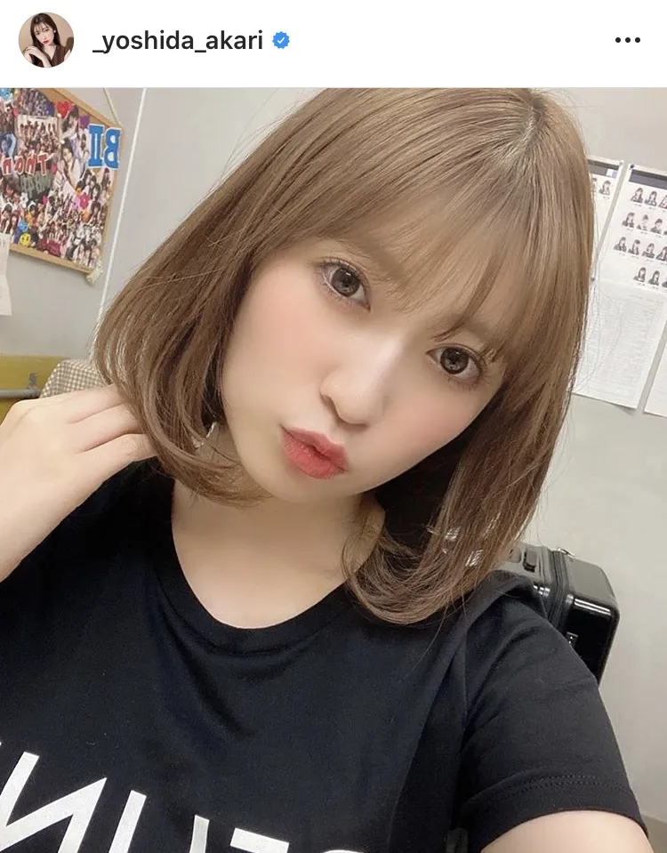 【写真を見る】吉田朱里がショートヘアにイメチェン!?(ほか、ファン憧れの“美脚SHOT”など10枚)