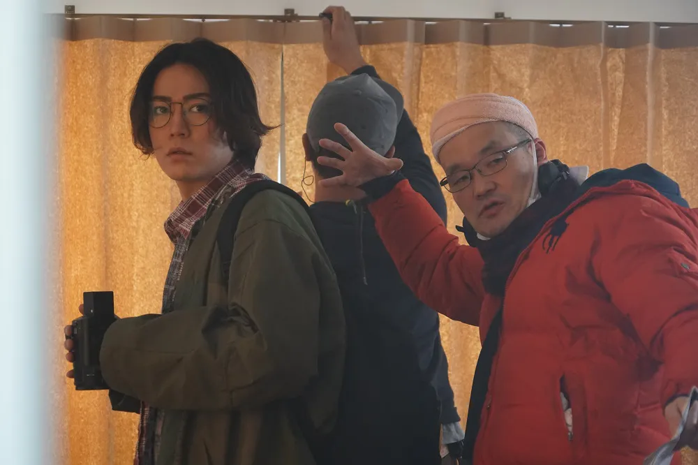 亀梨和也主演「事故物件 恐い間取り」の撮影現場メイキング映像が公開された