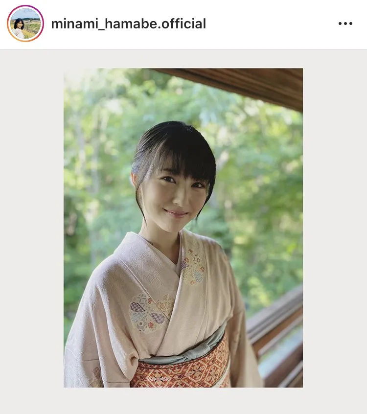 ※浜辺美波公式Instagram(minami_hamabe.official)より