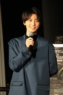 高杉真宙、おちゃめな“すみっこ高杉”SHOTにファン悶絶「何でそんな可愛いの…」「座敷わらし？」