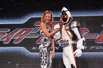 新しい仮面ライダーのパートナーは土屋アンナに決定!