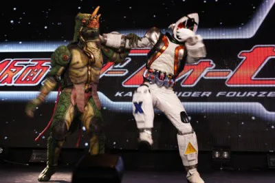 【写真】会場では、仮面ライダーフォーゼが怪人と戦うアクションシーンも披露