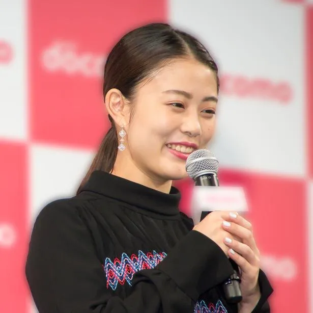 高畑充希と竹内涼真がマネージャーとの3SHOTを公開した